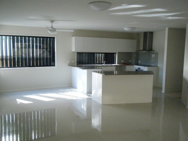 Unit 1/44 Sunshine Parade MIAMI 1