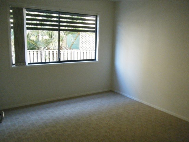 Unit 1/44 Sunshine Parade MIAMI 8