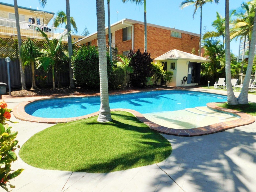 Unit 14/7 First Avenue BURLEIGH HEADS 2