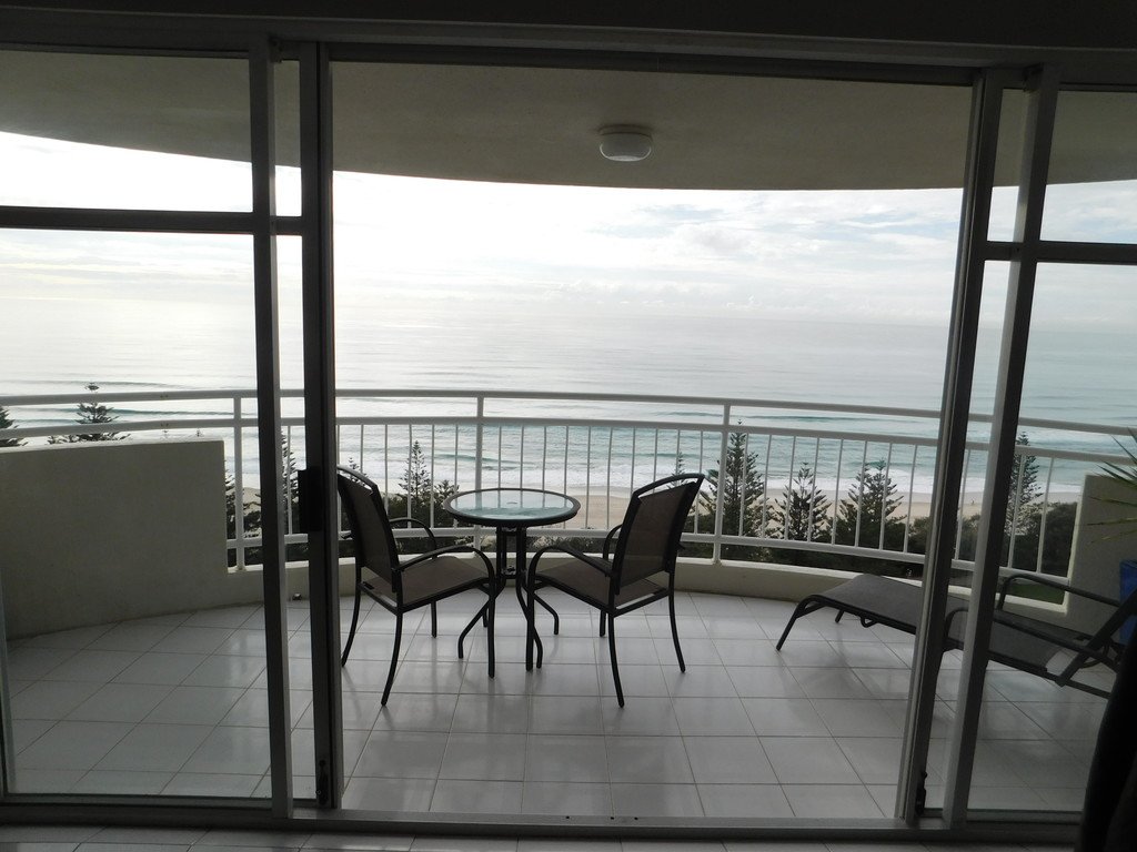Unit 14B/3 Second Avenue BURLEIGH HEADS 4
