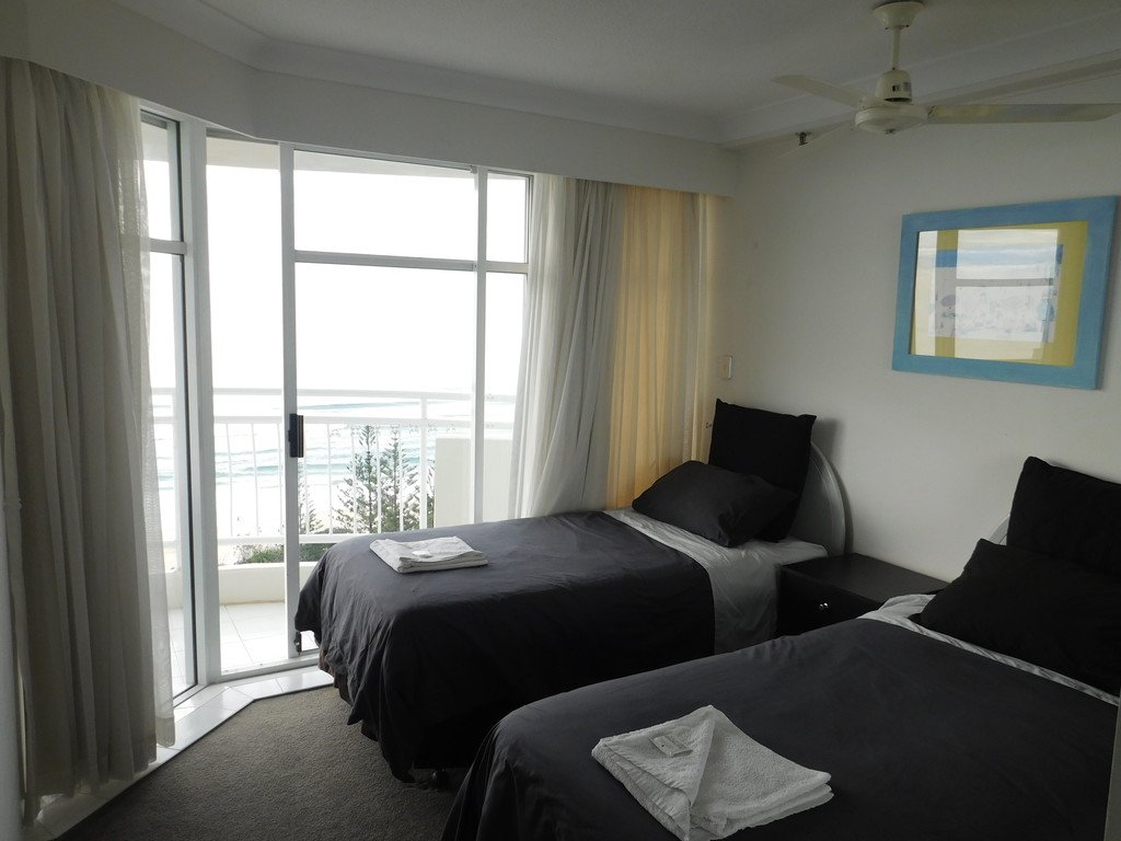 Unit 14B/3 Second Avenue BURLEIGH HEADS 9