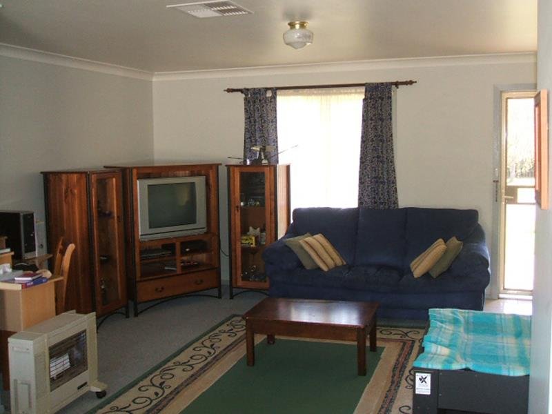 Unit 1/6 Nardoo Street GLENFIELD PARK 3