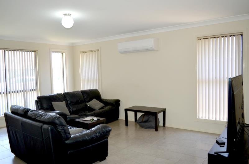 Unit 1/6 Yoogali Street GLENFIELD PARK 3