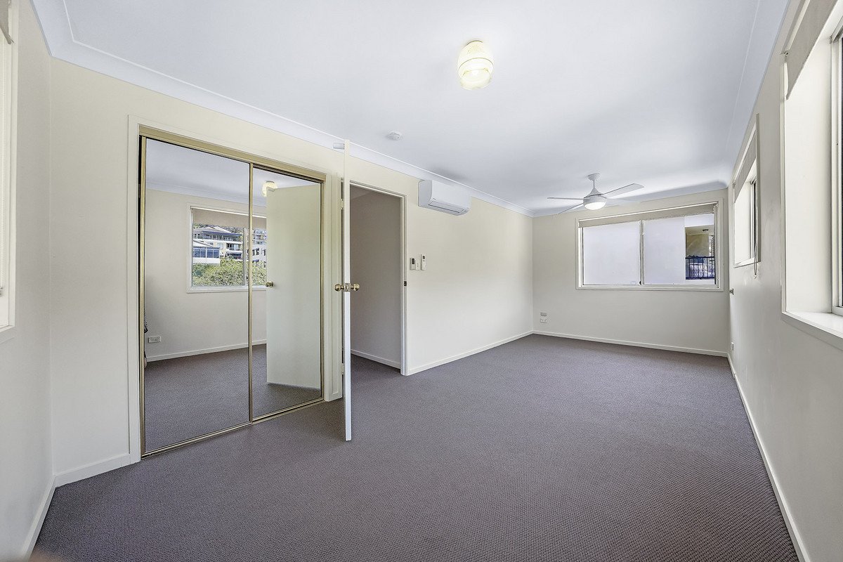 Unit 1/7-9 Ewart Street BURLEIGH HEADS 4