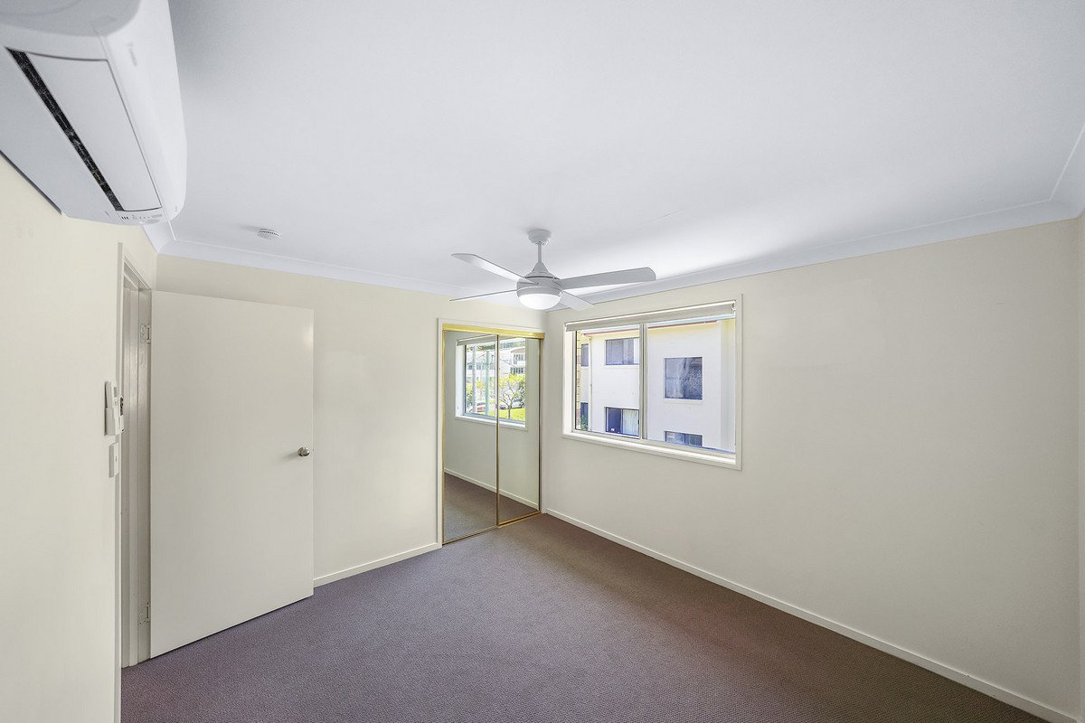 Unit 1/7-9 Ewart Street BURLEIGH HEADS 6