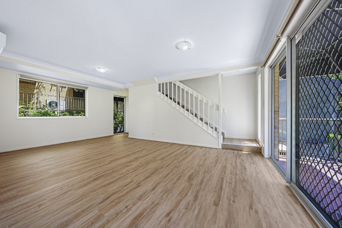 Unit 1/7-9 Ewart Street BURLEIGH HEADS 3