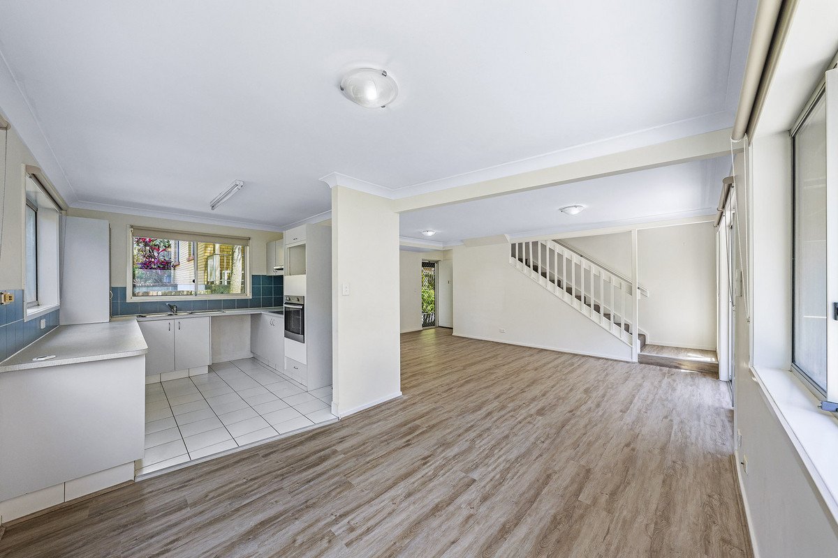 Unit 1/7-9 Ewart Street BURLEIGH HEADS 4