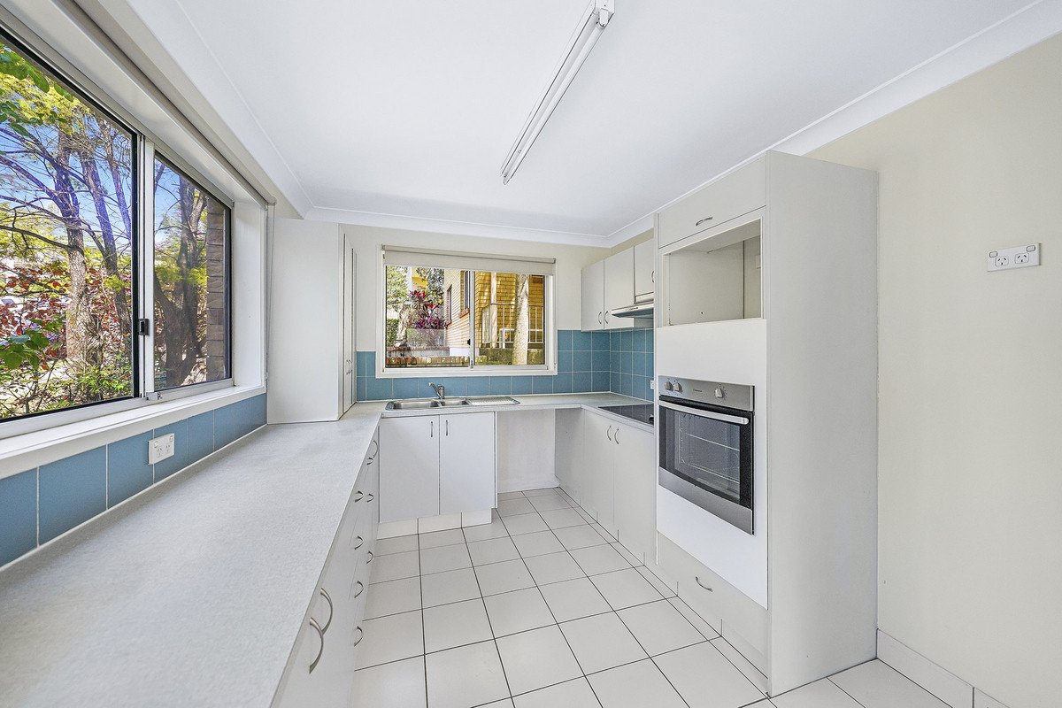 Unit 1/7-9 Ewart Street BURLEIGH HEADS 5