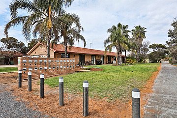 Unit 18, 133 Jacaranda Street RED CLIFFS 1