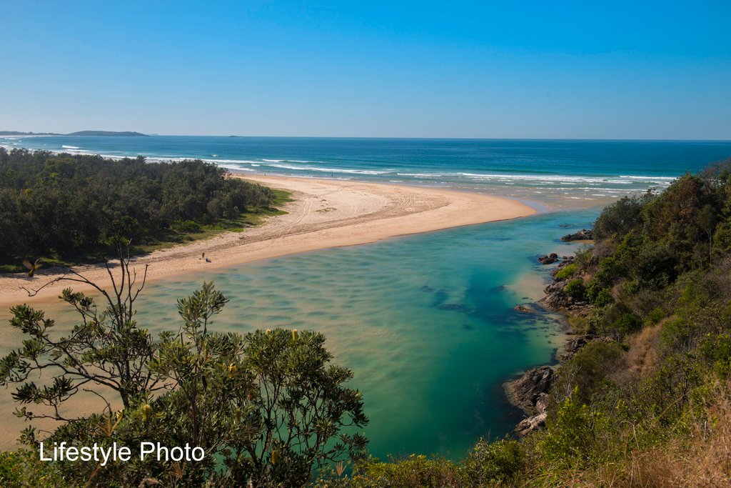 Unit 2 1B Royal Palm Drive SAWTELL 3