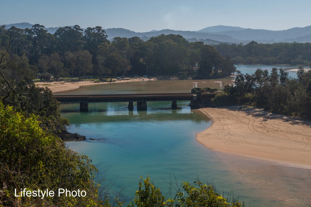 Unit 2 1B Royal Palm Drive SAWTELL 9