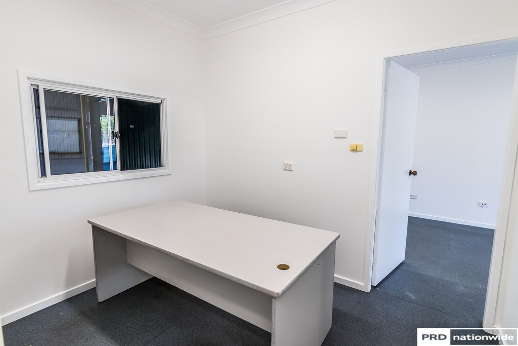 Unit 2, 20 Crown Street TAMWORTH 7