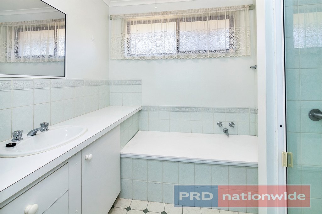 Unit 2, 27 Clunes Road CRESWICK 8