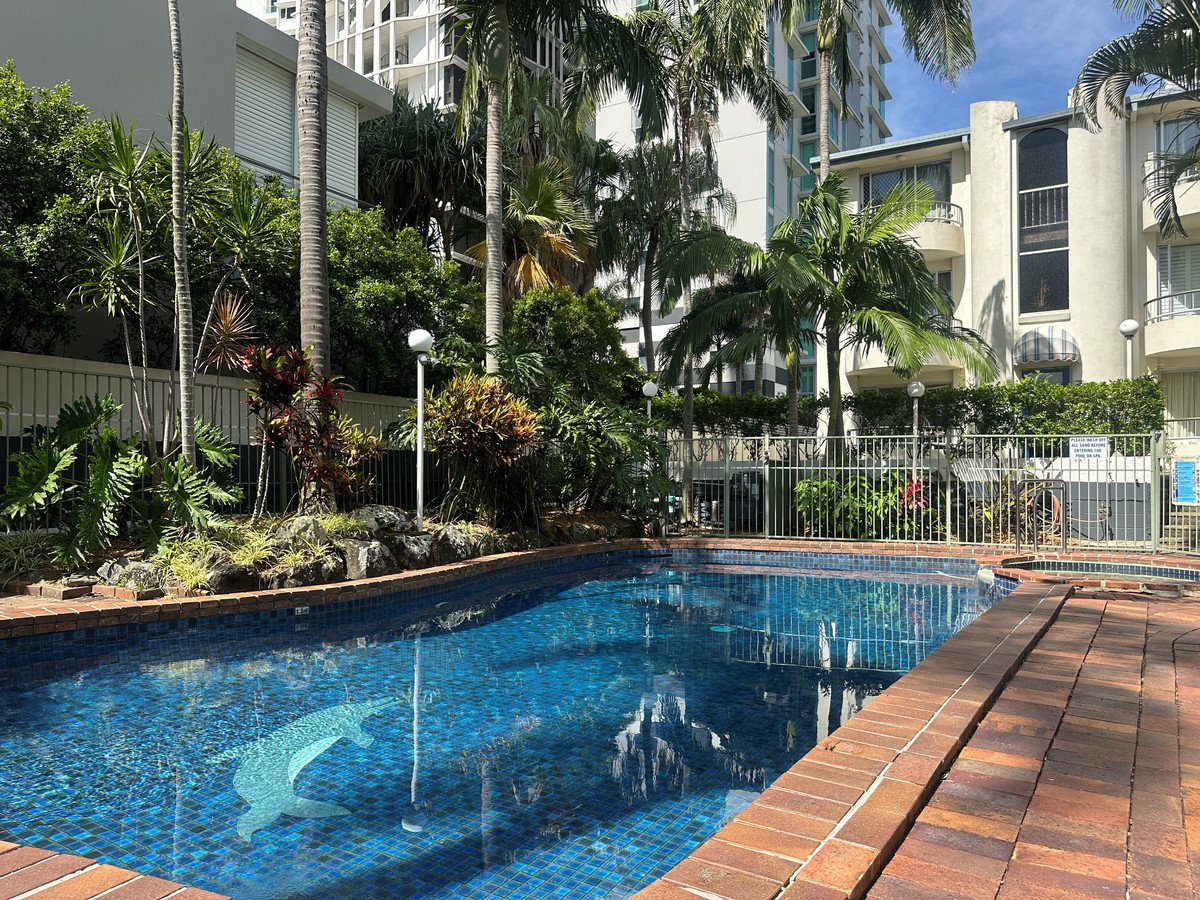 Unit 21 "St Marie" 1899 Gold Coast Highway BURLEIGH HEADS 2