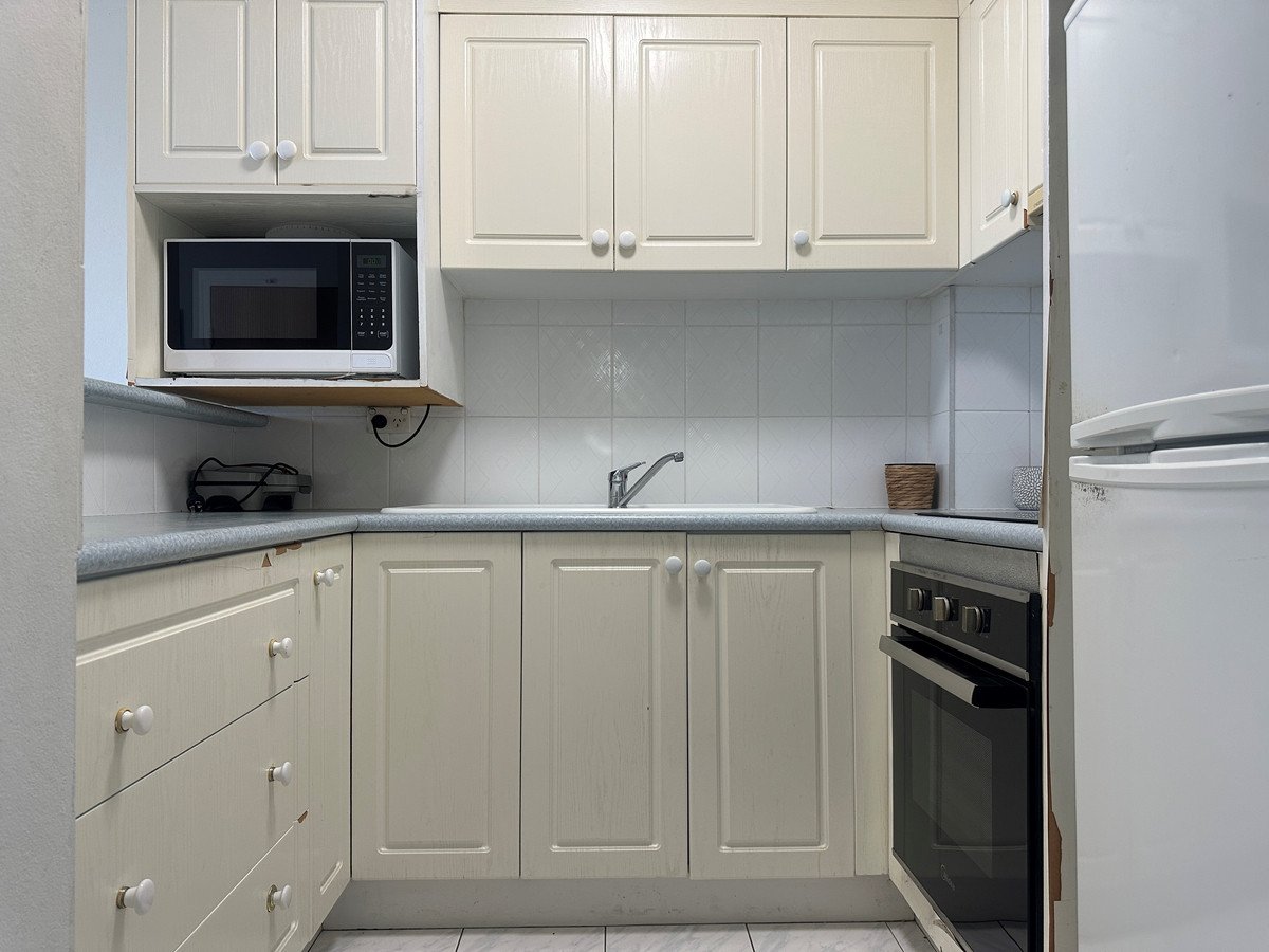 Unit 21 "St Marie" 1899 Gold Coast Highway BURLEIGH HEADS 3