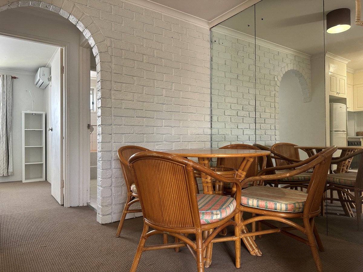 Unit 21 "St Marie" 1899 Gold Coast Highway BURLEIGH HEADS 9