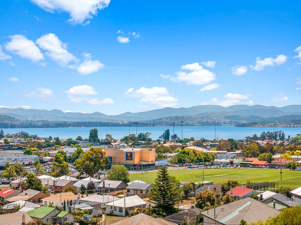 Unit 2/10 Bowden Street GLENORCHY 2