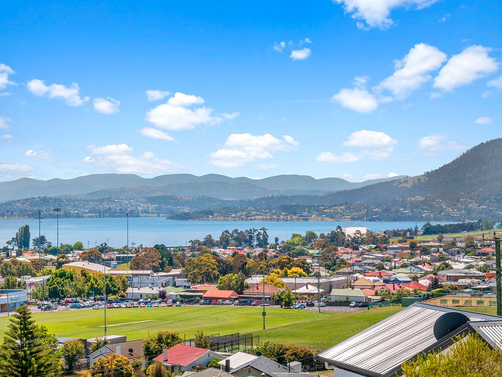 Unit 2/10 Bowden Street GLENORCHY 7