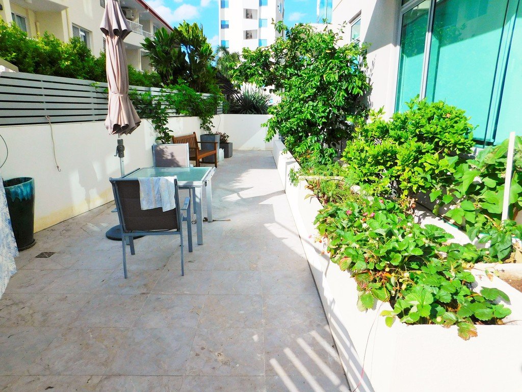 Unit 2/106 The Esplanade BURLEIGH HEADS 10