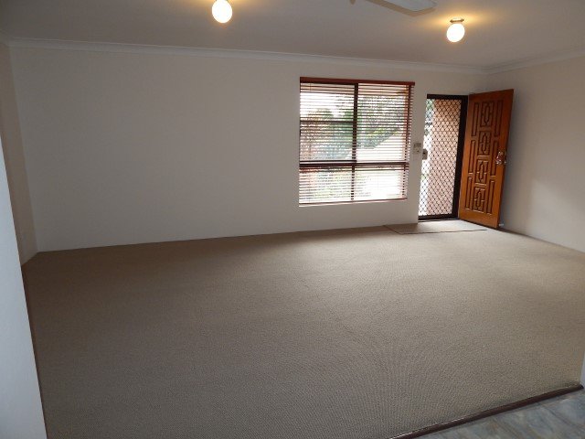 Unit 2/110 Christine Avenue BURLEIGH WATERS 2