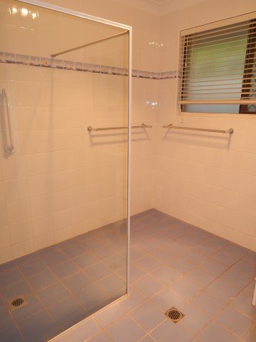 Unit 2/110 Christine Avenue BURLEIGH WATERS 8