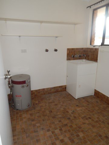 Unit 2/110 Christine Avenue BURLEIGH WATERS 11