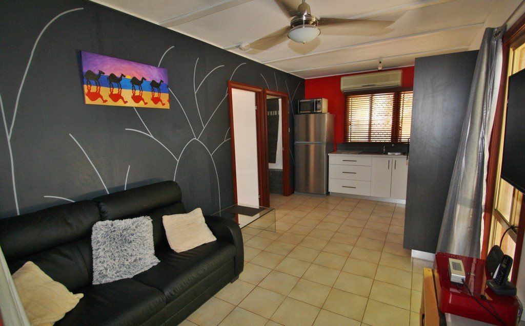 Unit 2/18 Dolby Road CABLE BEACH 2