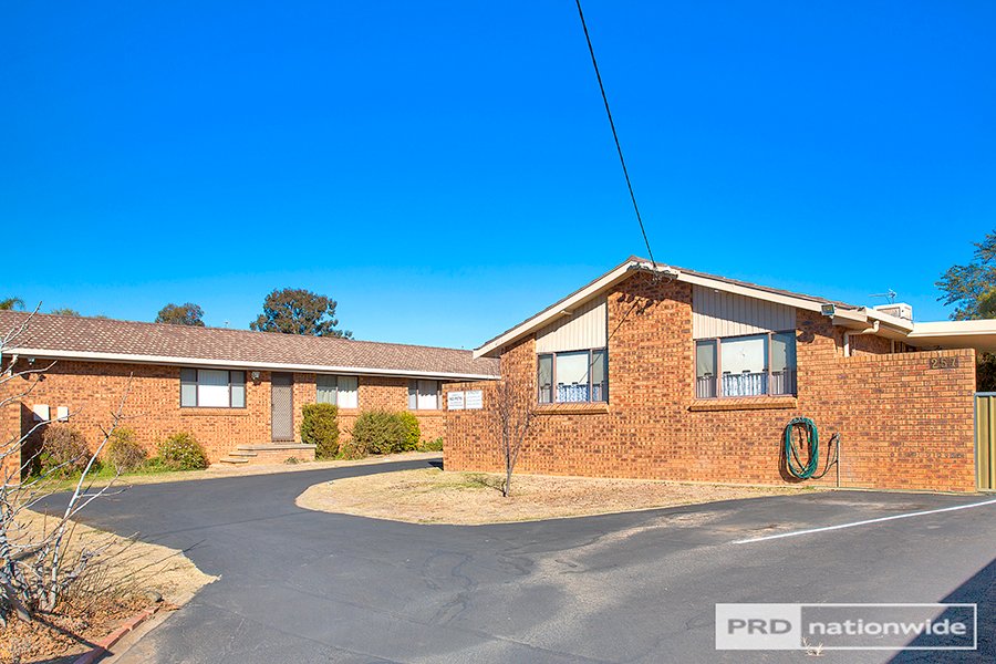 Unit 2/257 Goonoo Goonoo Road TAMWORTH 8