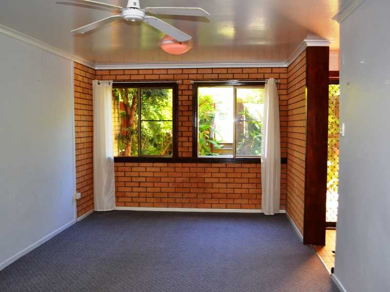 Unit 2/26 Beach Avenue TANNUM SANDS 4