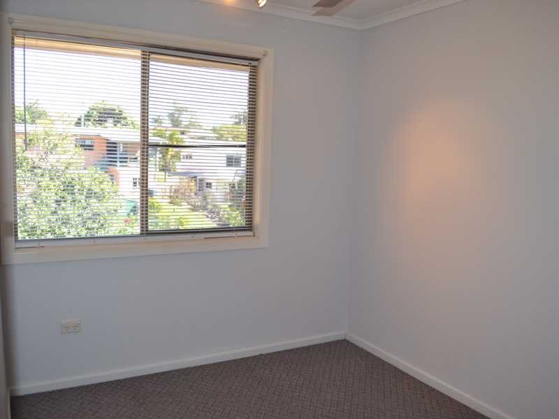 Unit 2/26 Beach Avenue TANNUM SANDS 8