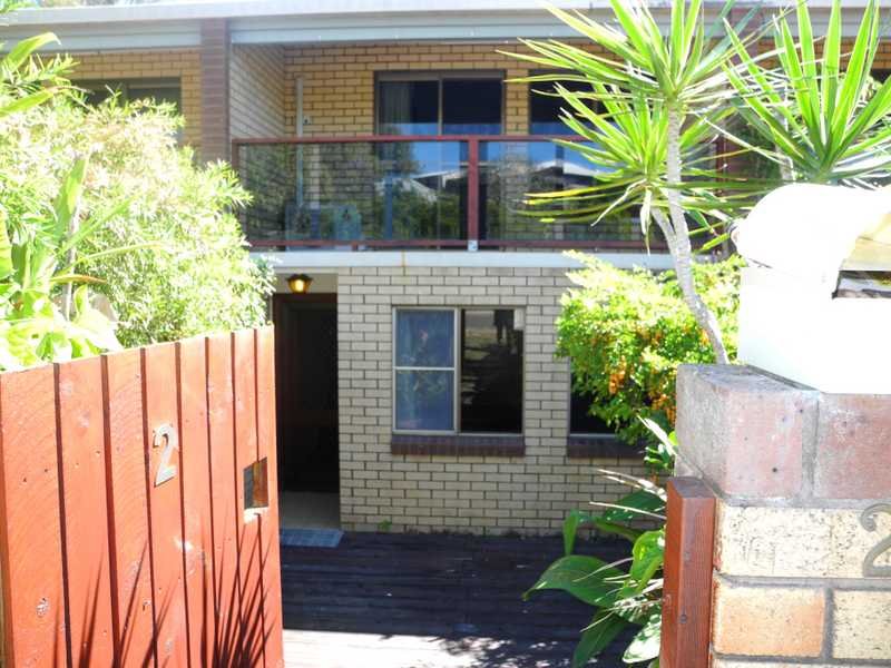 Unit 2/26 Beach Avenue TANNUM SANDS 12