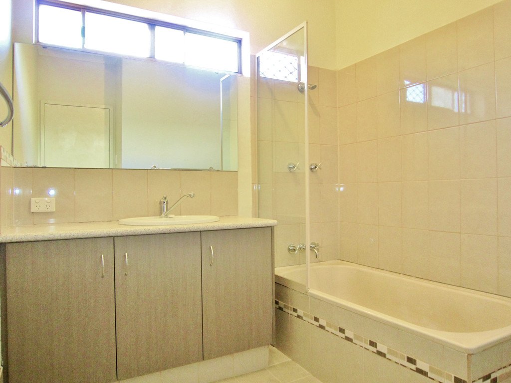 Unit 2/37 Taylor Road CABLE BEACH 9