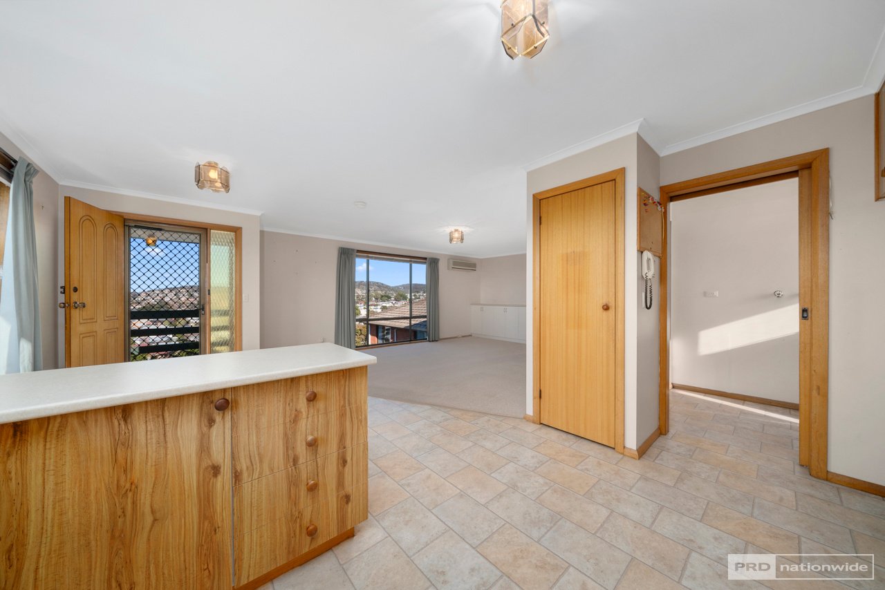 Unit 2/41a O'Brien Street GLENORCHY 9
