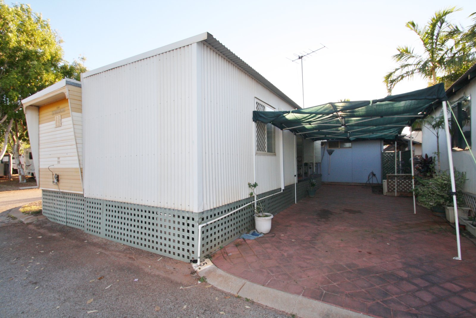 Unit 25/122 Port Drive CABLE BEACH 19