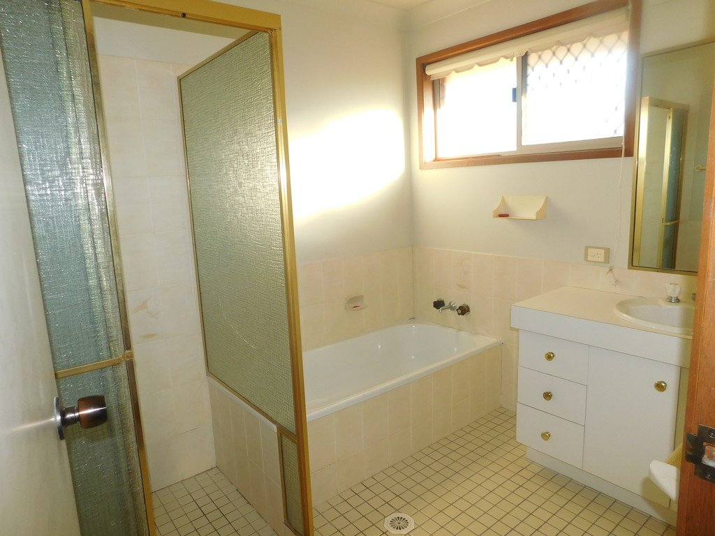 Unit 2/7 Chipwood Close BURLEIGH WATERS 5