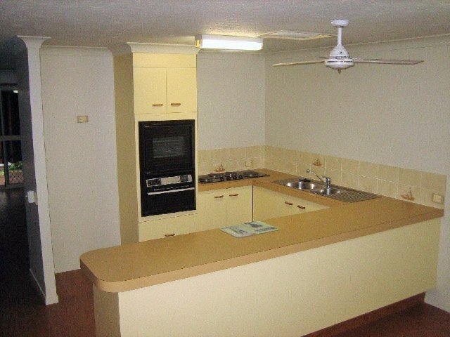 Unit 2/7 Chipwood Close BURLEIGH WATERS 6