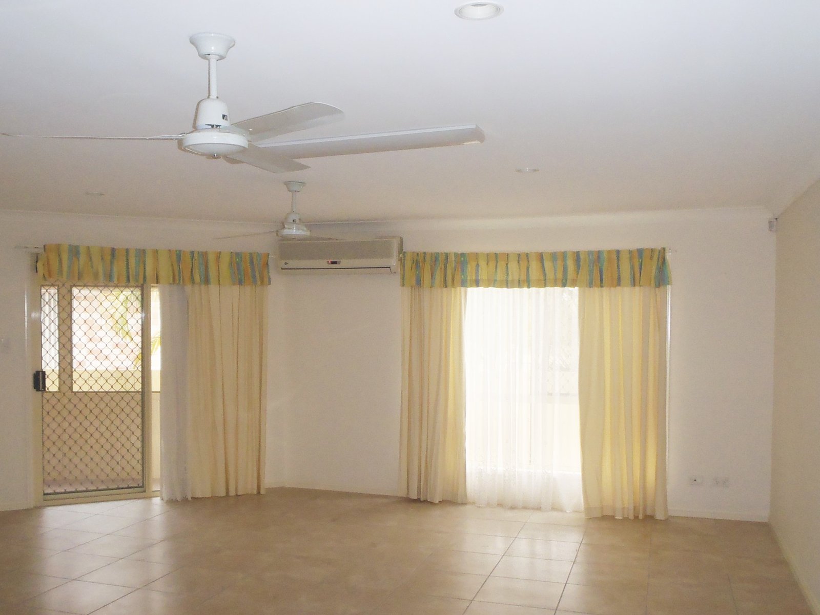 Unit 2/7 Skyroyal Terrace BURLEIGH HEADS 4