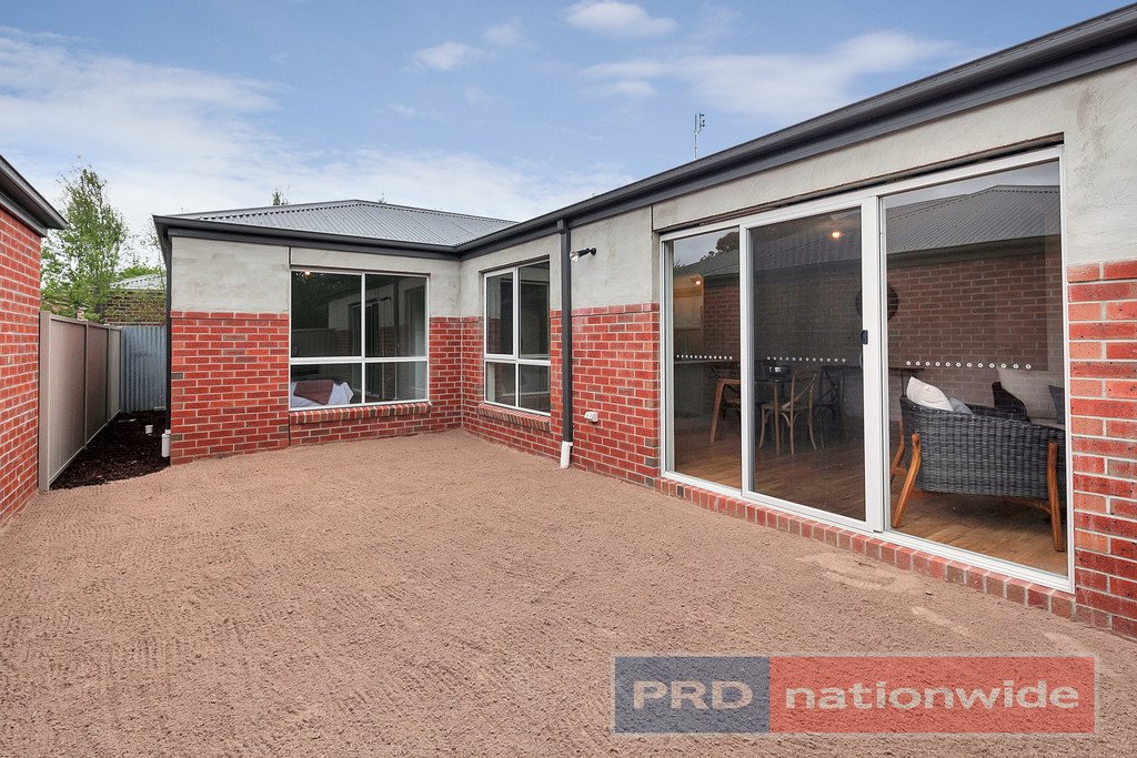 Unit 3 105 Larter Street BALLARAT EAST 8