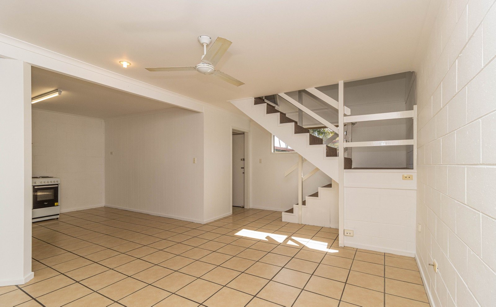 Unit 3/10 Hibiscus Street  URANGAN 6