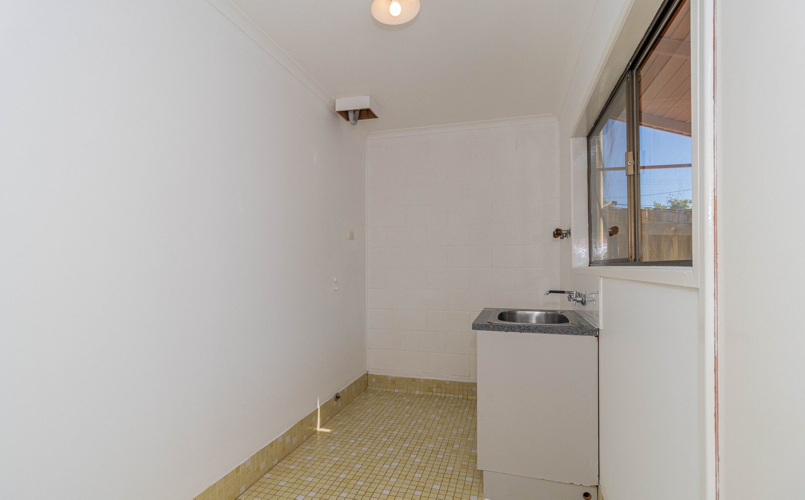 Unit 3/10 Hibiscus Street  URANGAN 10