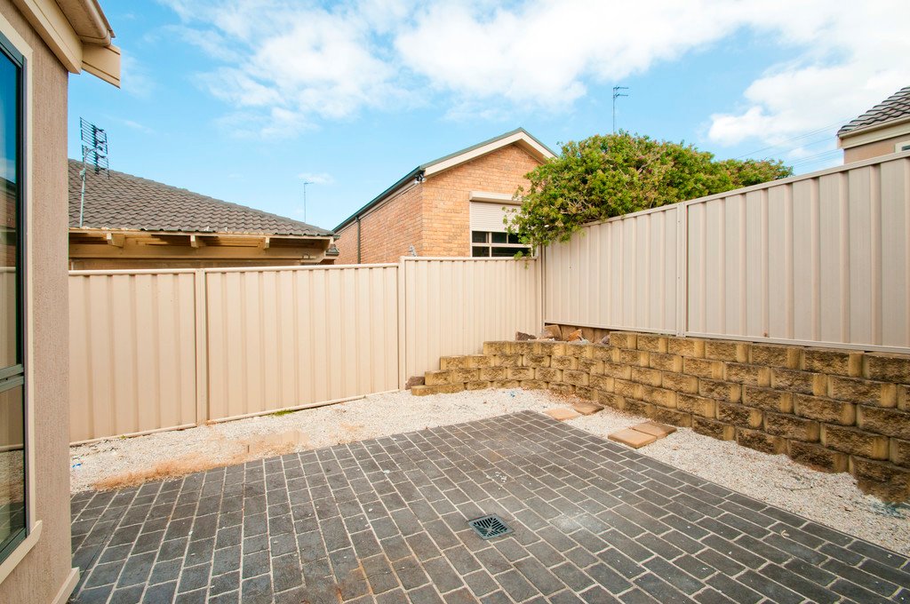 Unit 3/122 Bong Bong Road HORSLEY 12