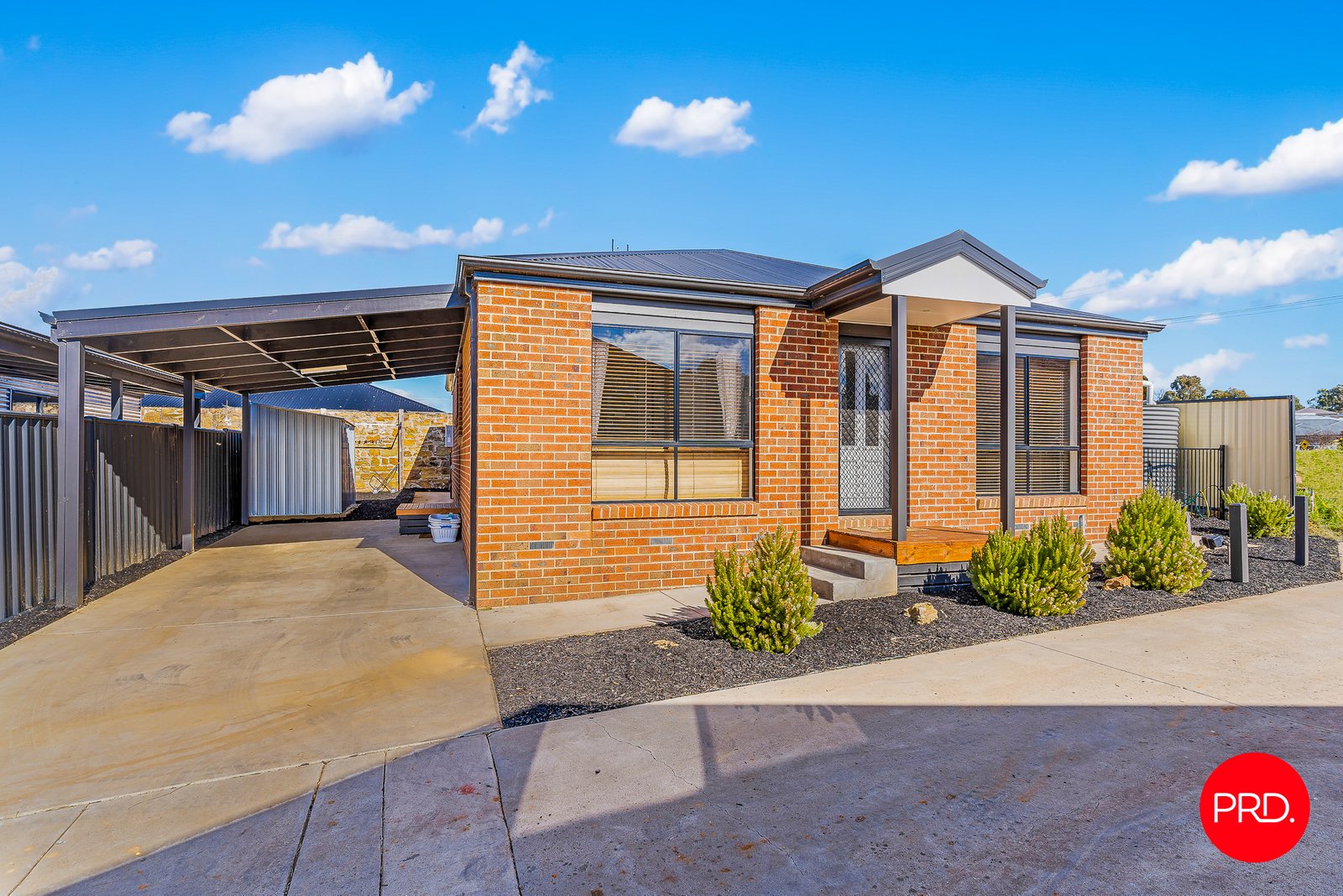 Unit 3/15 Daniel Street LONG GULLY 1