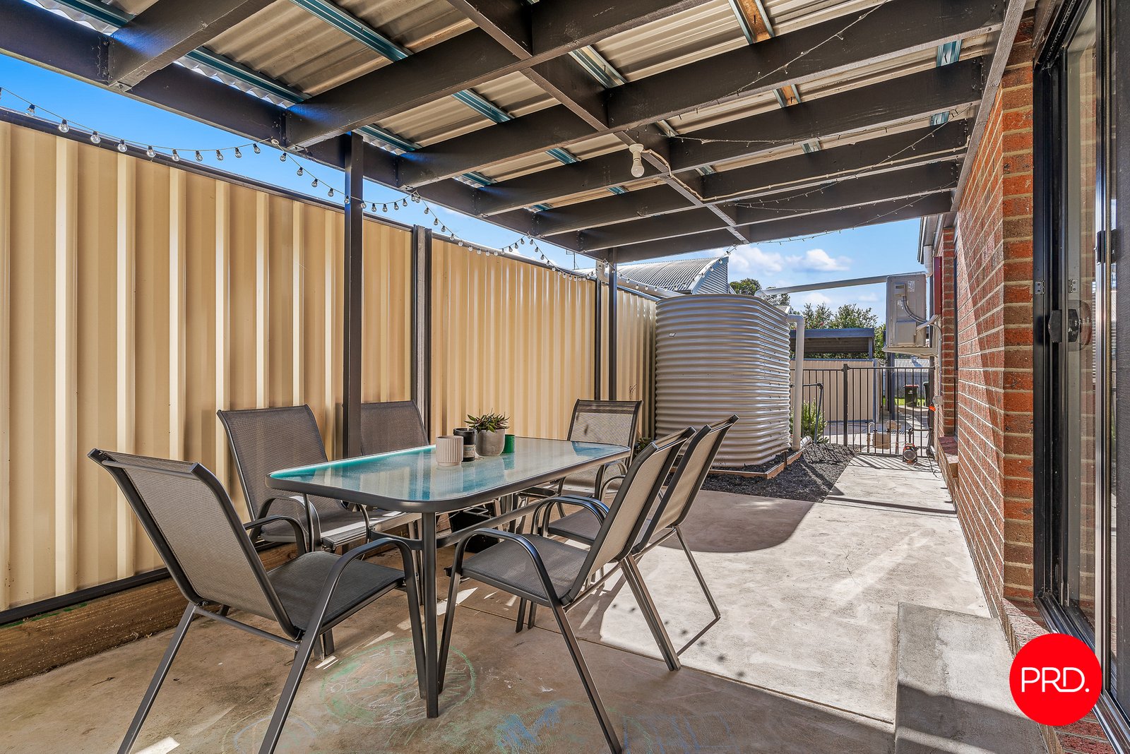 Unit 3/15 Daniel Street LONG GULLY 12