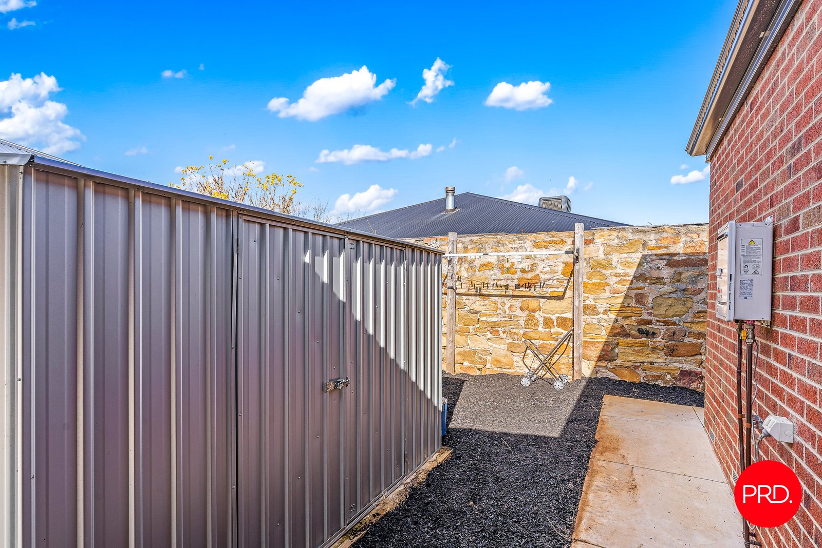 Unit 3/15 Daniel Street LONG GULLY 14