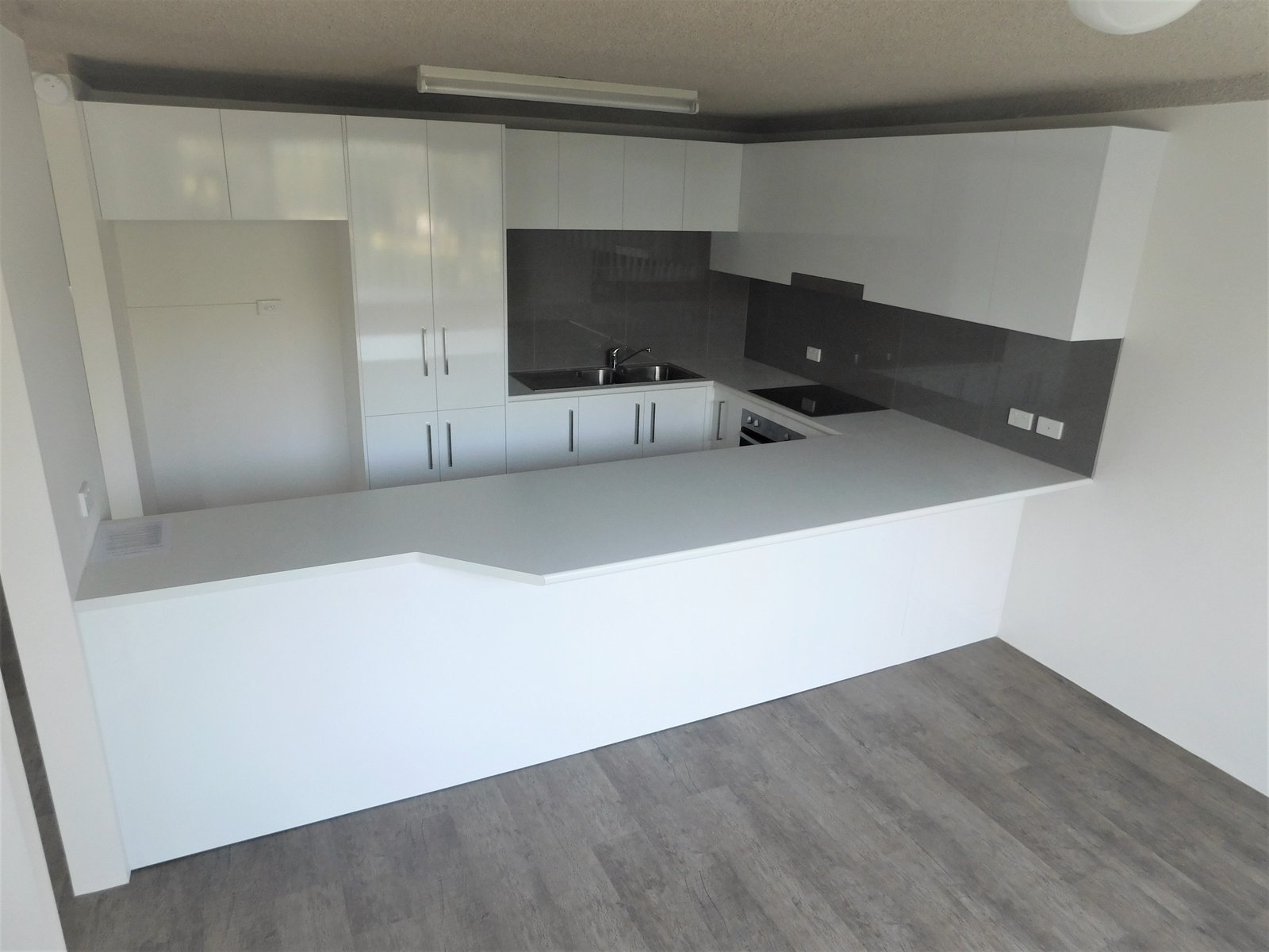 Unit 3/1971 Gold Coast Highway BURLEIGH HEADS 2