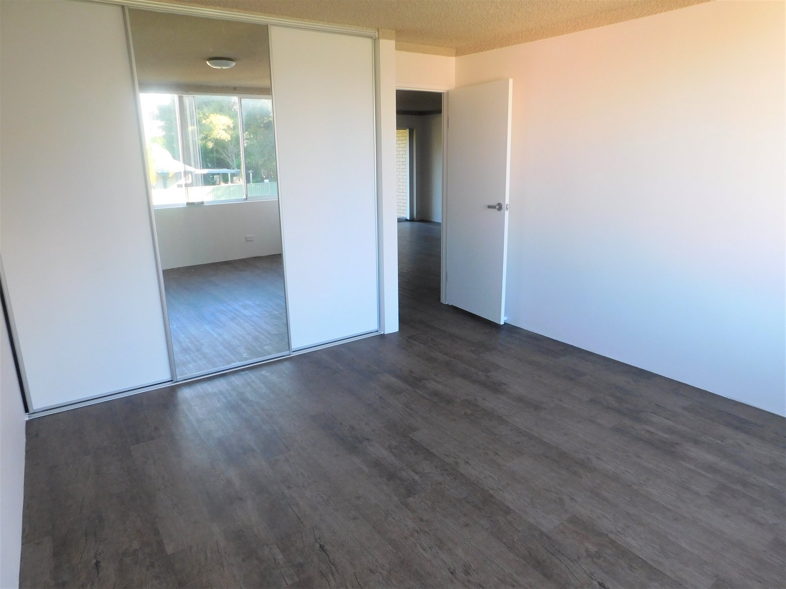 Unit 3/1971 Gold Coast Highway BURLEIGH HEADS 6