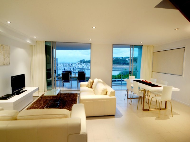 Unit 323 Shingley Drive CANNONVALE 3