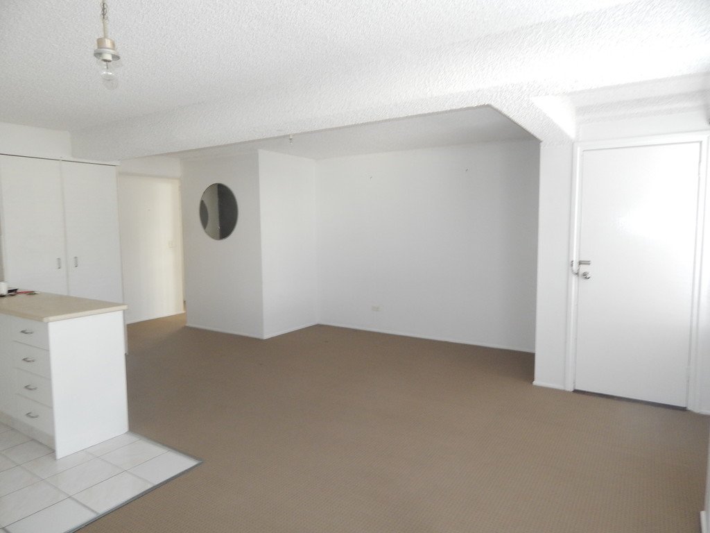 Unit 3/276 The Esplanade "Seventh Avenue Apartments"  BURLEIGH HEADS 3