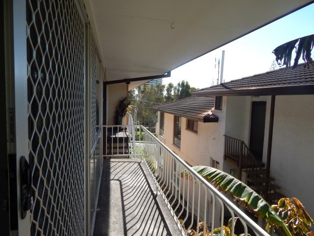 Unit 3/51 Hayle Street BURLEIGH HEADS 12