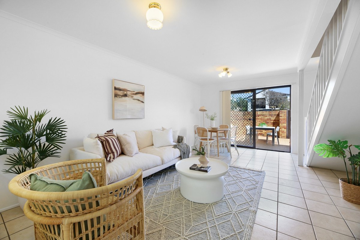 Unit 3/77 Sunshine Parade MIAMI 4